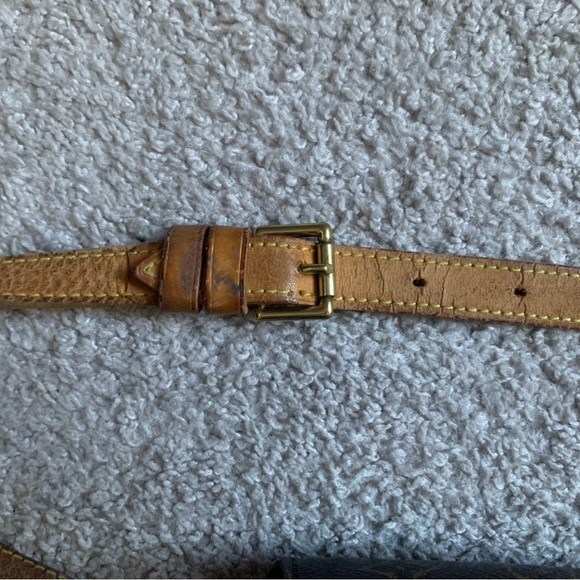 💯 Authentic Louis Vuitton Saint Cloud Crossbody….. - Picture 7 of 13